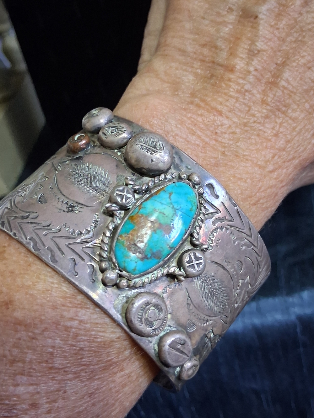 Old Pawn Native American Turquoise Oval Stone Sterling Silver Cuff Bracelet - Picture 8 of 16